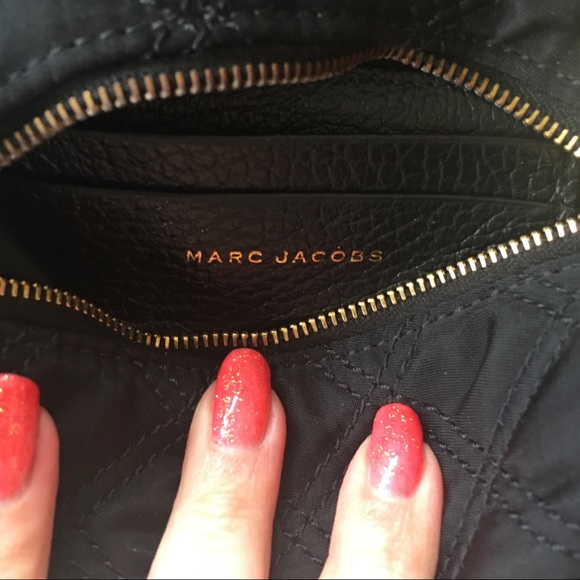 MARC JACOBS Small Quilted Chain Crossbody - Picture 13 of 14